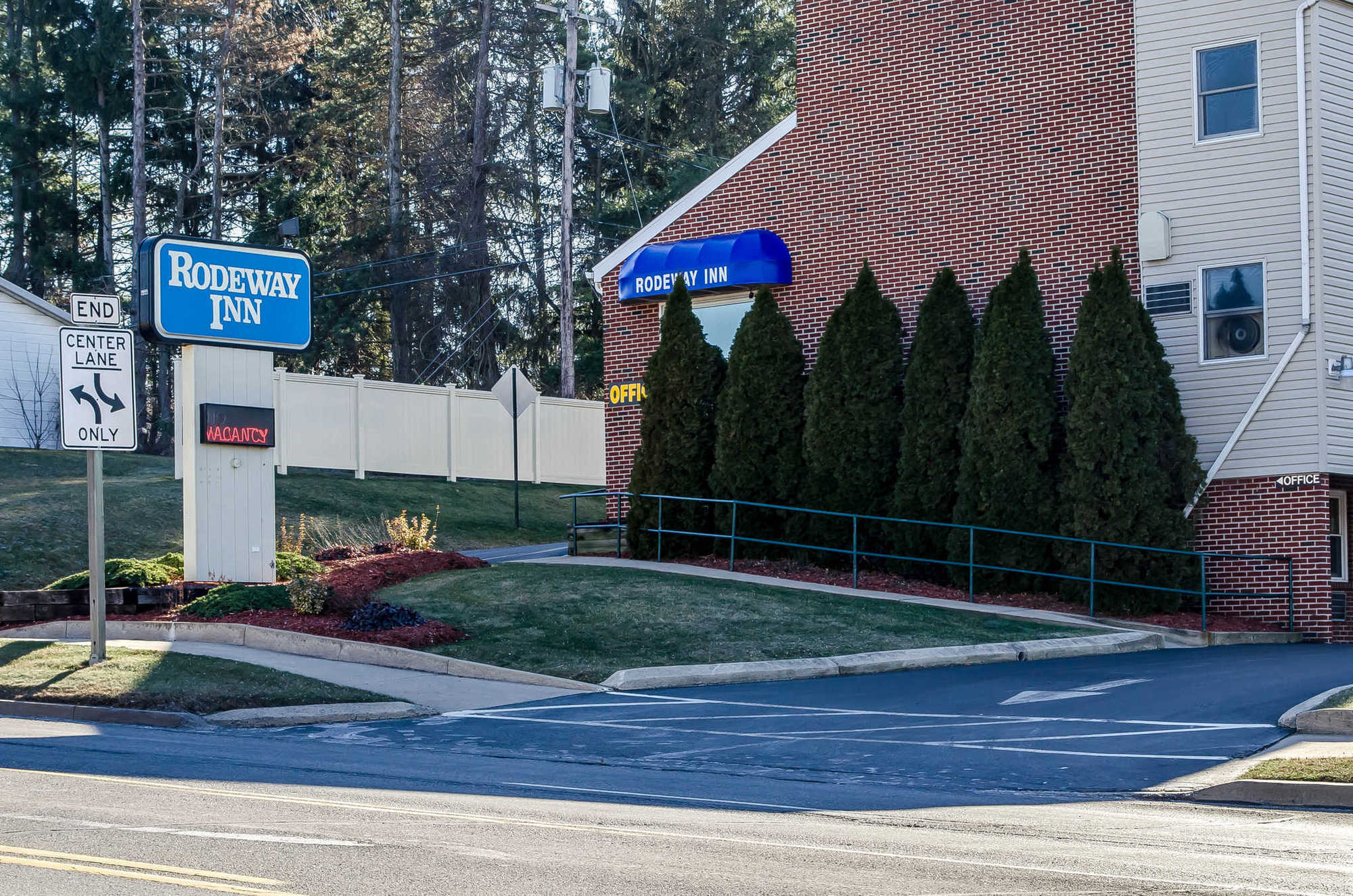 Rodeway Inn State College - Near University Exterior photo